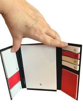 CHANEL Post-it Notes GWP